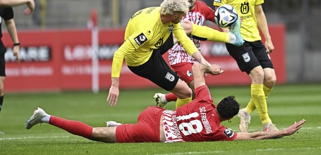 Von der dritten in die vierte Liga gef...madi Al-Ghaddioui (Rckennummer 18).    | Foto: Achim Keller