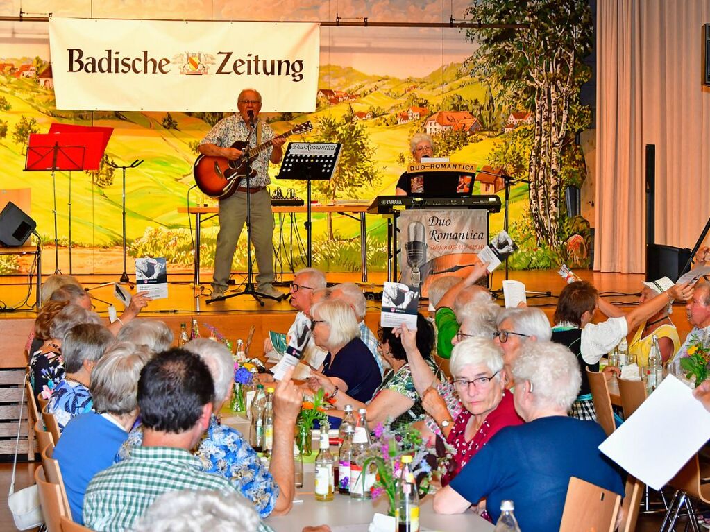 Beim 25. Volksliedersingen im Kurhaus zu Freiamt war Mitsingen angesagt. 350 Gste machten den Abend zu einem Erlebnis.