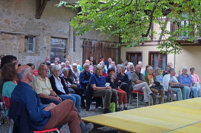 Auf volle Reihen hoffen die Veranstalt...220; in Riedlingen unter der Kastanie.  | Foto: Roswitha Frey