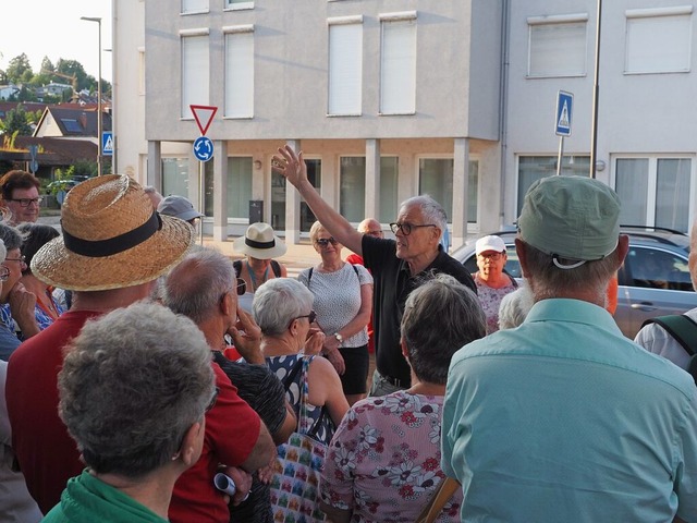 Hans-Jrg Jenne in der Nhe des ehemal...ffeehaus in der Karl-Friedrich-Strae.  | Foto: Benedikt Sommer