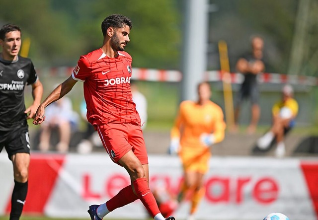 Eren Dinkci (in Rot) erzielte den Ausgleich zum 2:2 fr den SC.  | Foto: Achim Keller