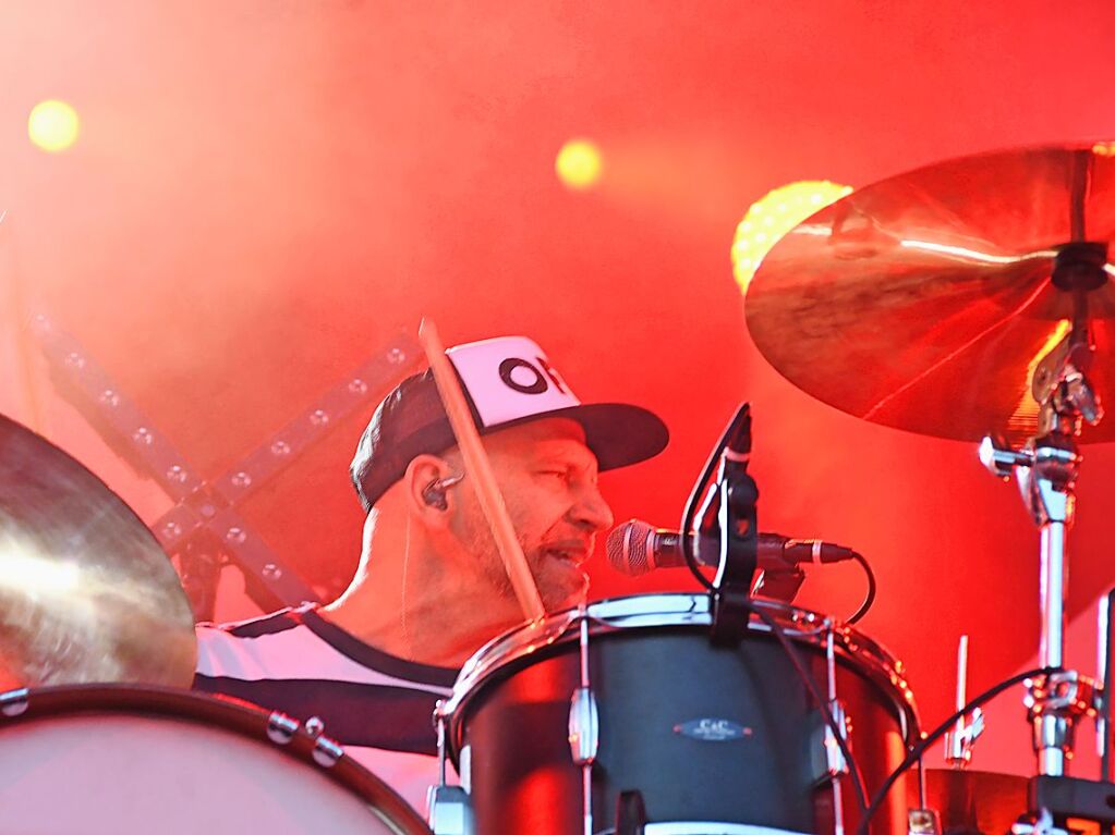 Sportfreunde Stiller beim Stimmenfestival auf dem Lrracher Marktplatz. Supportet von Antje Schomaker