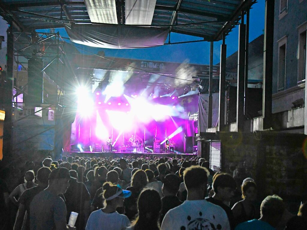 Sportfreunde Stiller beim Stimmenfestival auf dem Lrracher Marktplatz. Supportet von Antje Schomaker