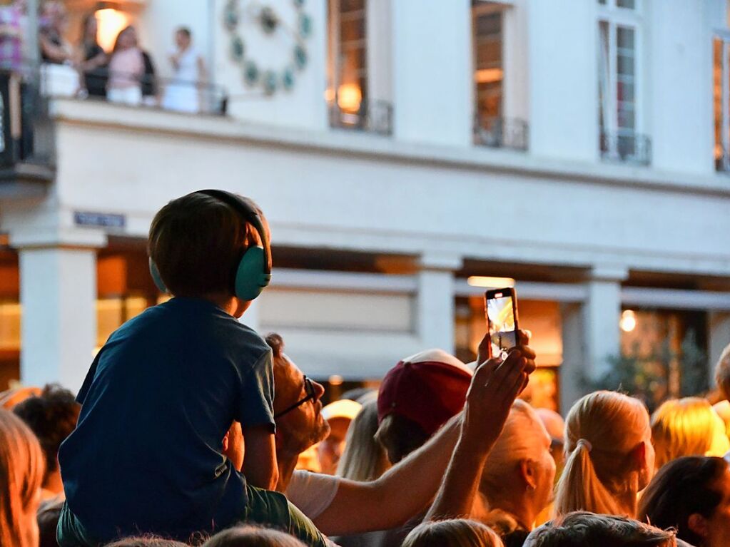 Sportfreunde Stiller beim Stimmenfestival auf dem Lrracher Marktplatz. Supportet von Antje Schomaker