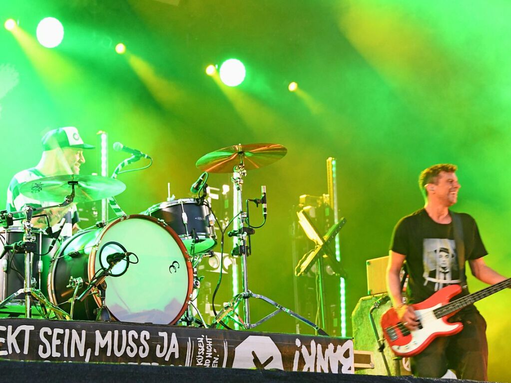 Sportfreunde Stiller beim Stimmenfestival auf dem Lrracher Marktplatz. Supportet von Antje Schomaker