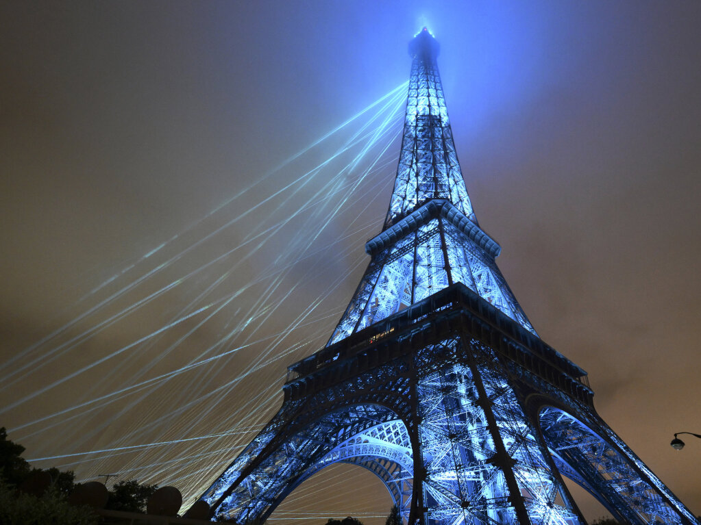 Der Eiffelturm stand im Zentrum eines gigantischen Laser-Spektakels.