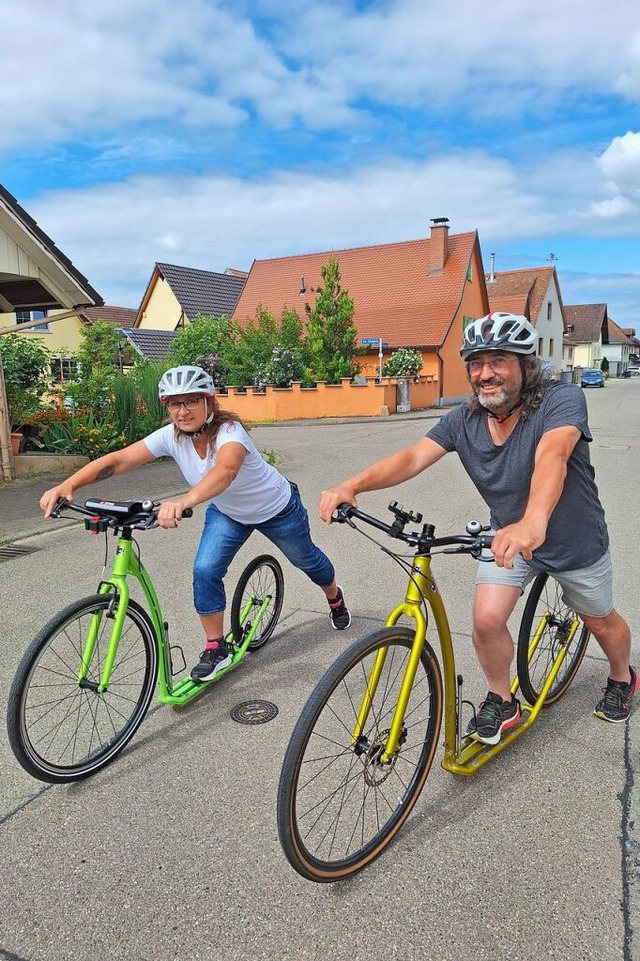 Thomas Zimber erfllt sich einen Kindh...siert das Rollern fr den guten Zweck.  | Foto: Christine Speckner