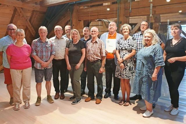 Der alte Gemeinderat in Lffingen wird verabschiedet, der neue vereidigt
