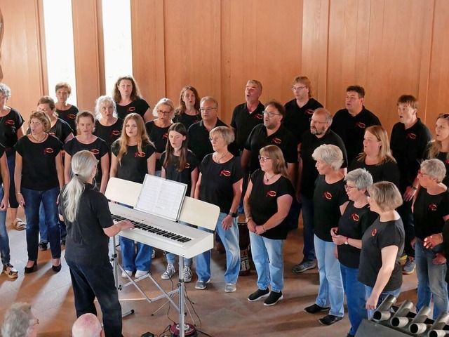 Vor zahlreichen Zuhrern gab der Gospe...bilumskonzert im Forum Erlebnis-Holz.  | Foto: Michael Gottstein