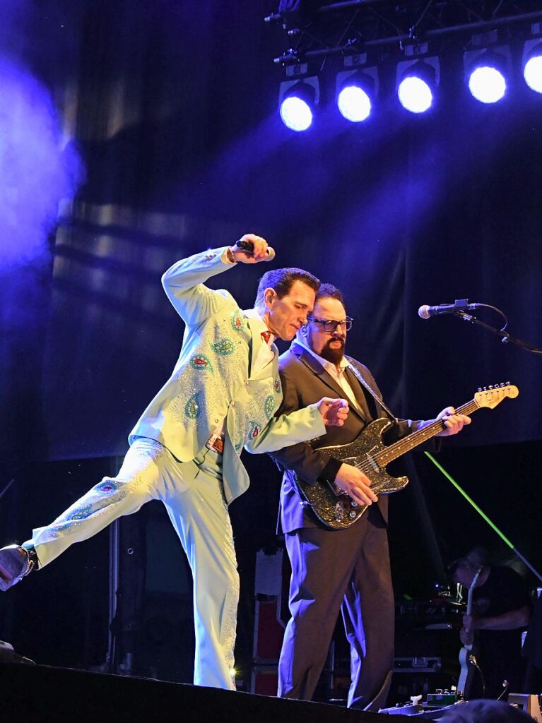 Chris Isaak und Tanika Tikaram bei Stimmen auf dem Alten Marktplatz