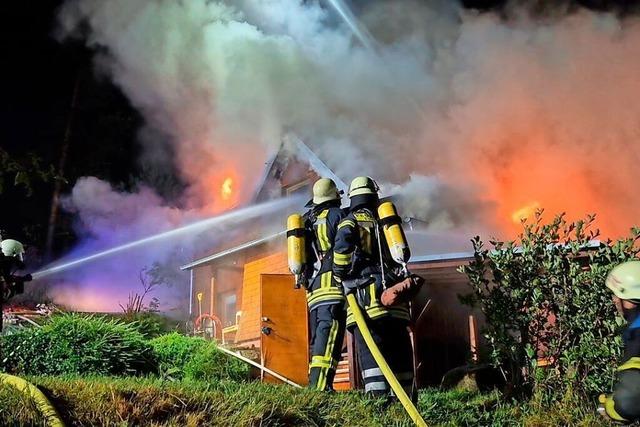 Leerstehendes Gebude in Eisenbach brennt aus