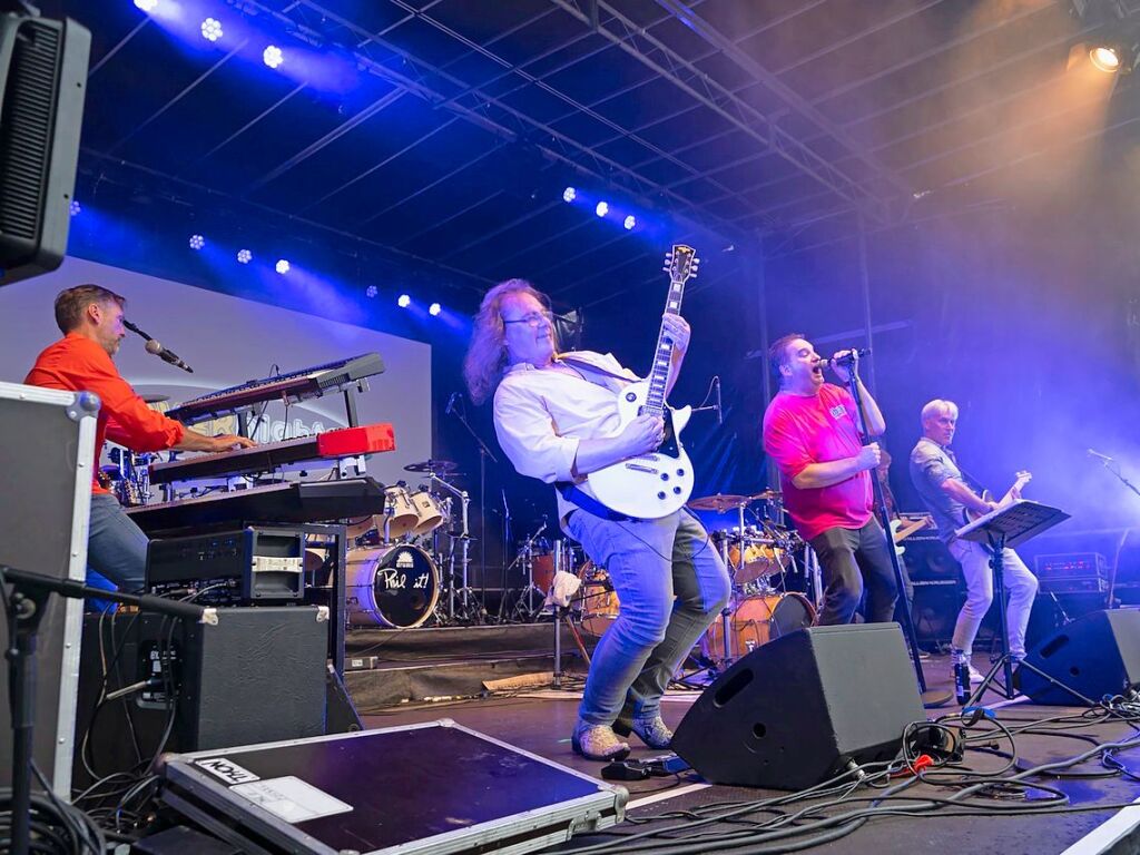 Legendre Musik und beste Stimmung an den zwei Abenden der Cover Nights auf dem Markgrfler Platz in Mllheim