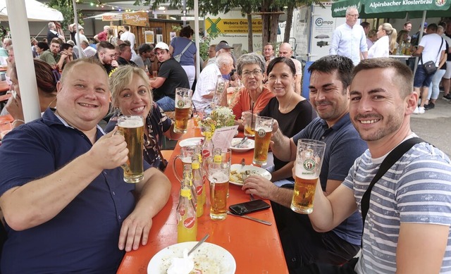 Geselligkeit mit Bockbier, feinen Speisen und viel Musik   | Foto: Christine Weirich