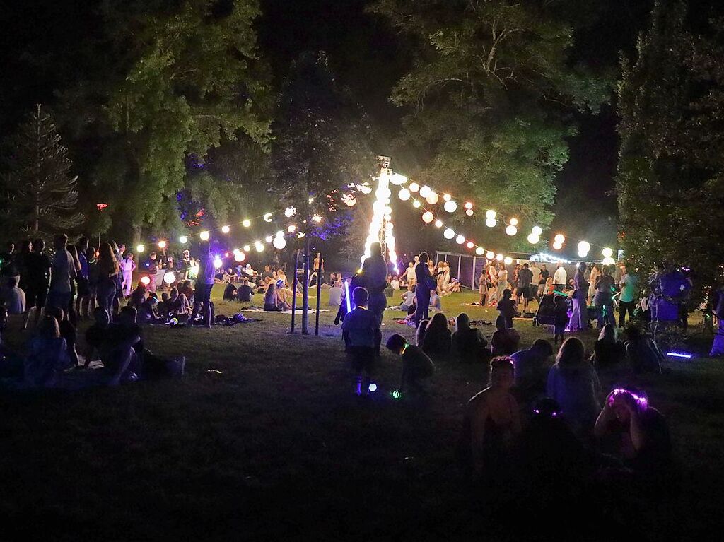 Spa fr jung und alt: Ein vielfltiges Programm und die besondere Atmosphre im Kurpark zeichnen das Bad Bellinger Lichterfest aus.