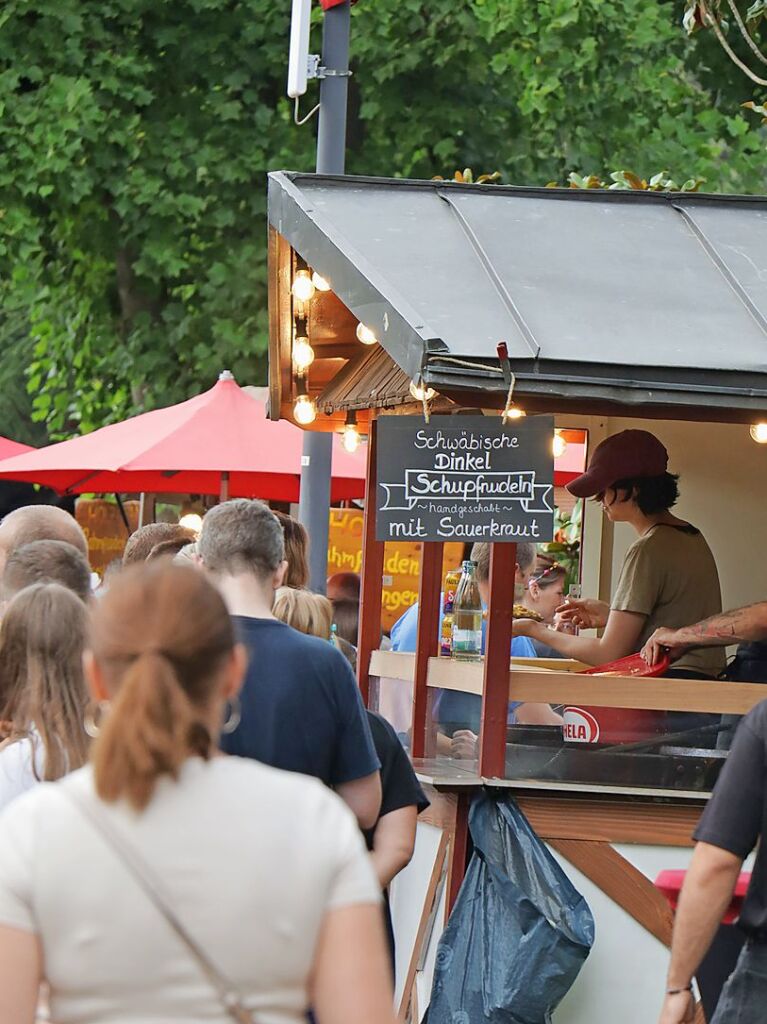 Spa fr jung und alt: Ein vielfltiges Programm und die besondere Atmosphre im Kurpark zeichnen das Bad Bellinger Lichterfest aus.