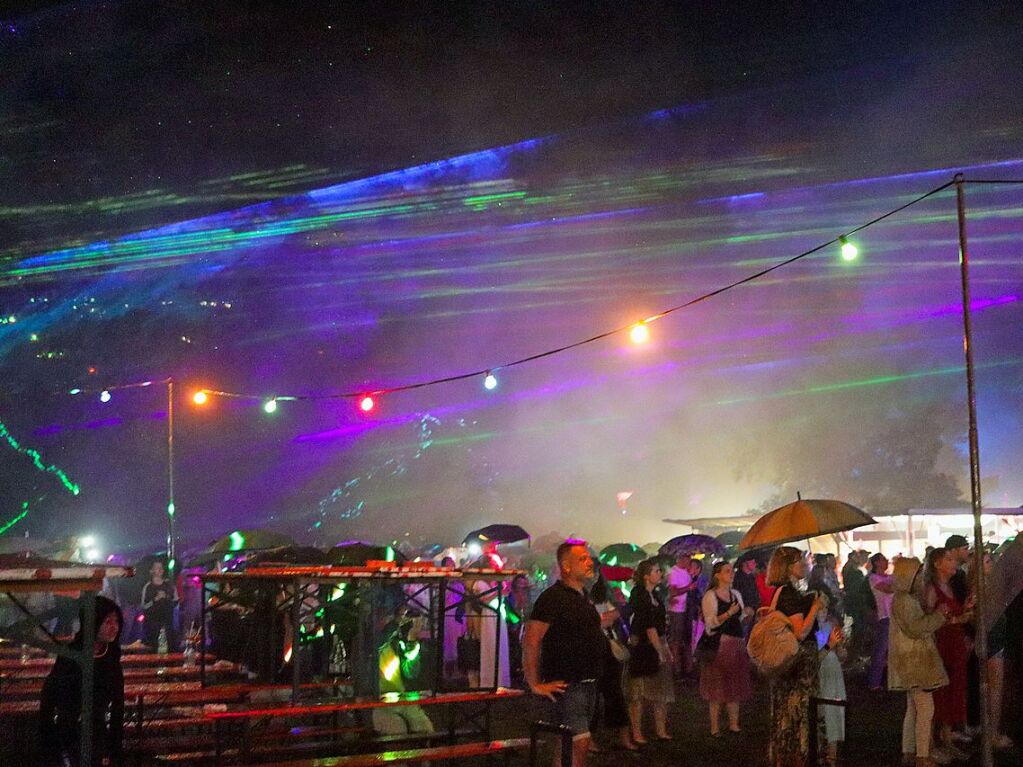 Hhepunkt im Regen: die Lasershow