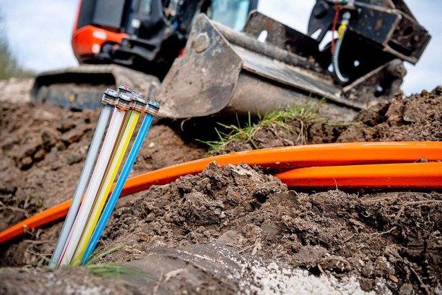 &#8222;Unsere Grne Glasfaser&#8220; w...Bad Sckingen mit Glasfaser versorgen.  | Foto: Sina Schuldt (dpa)