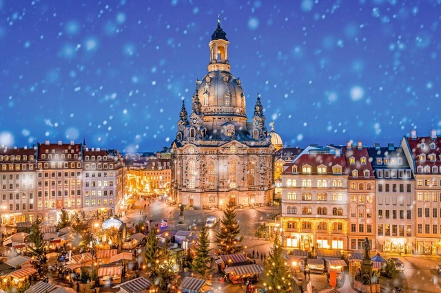 Striezelmarkt vor Frauenkirche  | Foto: mapman/Shutterstock.com