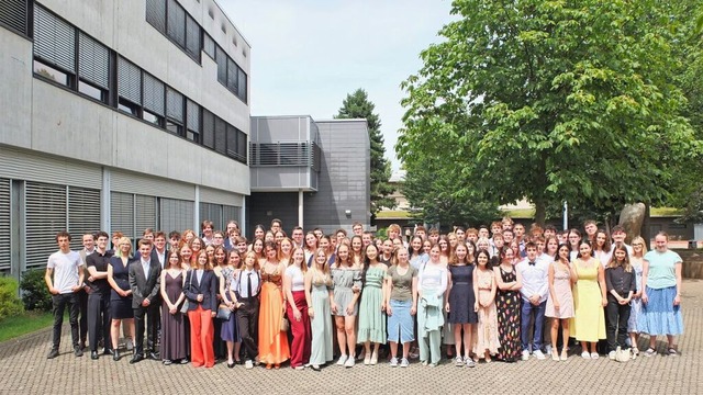 Der Abschlussjahrgang 2024 des Markgrfler Gymnasiums in Mllheim  | Foto: Axel Heinrich