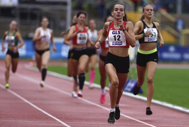 Ruby Wohlfahrt vom TB Emmendingen (vor...emeisterschaft ber 800 Meter der U16.  | Foto: IMAGO/Eibner-Pressefoto