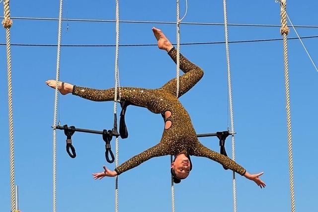 Viel Tempo, Akrobatik und Witz bei der Premiere des Circus Paletti in Ettenheim