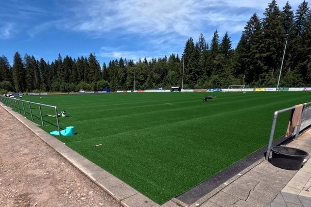 Auf dem neuen Kunstrasen des SV Hinterzarten soll Anfang August wieder Fuball gespielt werden