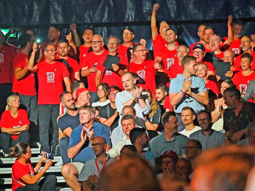 Mit vielen Emotionen feierte der SC Freiburg seinen 120. Geburtstag im Zirkuszelt.