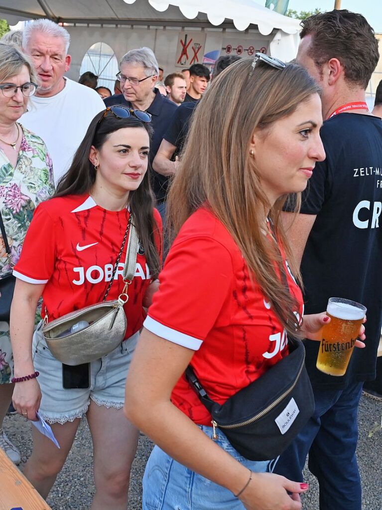 Mit vielen Emotionen feierte der SC Freiburg seinen 120. Geburtstag im Zirkuszelt.