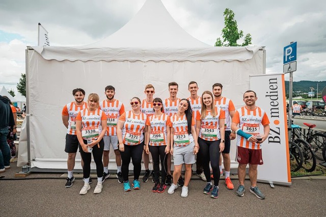 Das BZ Azubi Team, schon voller Vorfreude auf den kommenden B2Run in Freiburg.  | Foto: Johannes Meger Photography