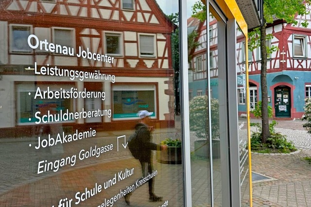 Das Ortenau Jobcenter in der Offenburger Lange Strae  | Foto: Helmut Seller