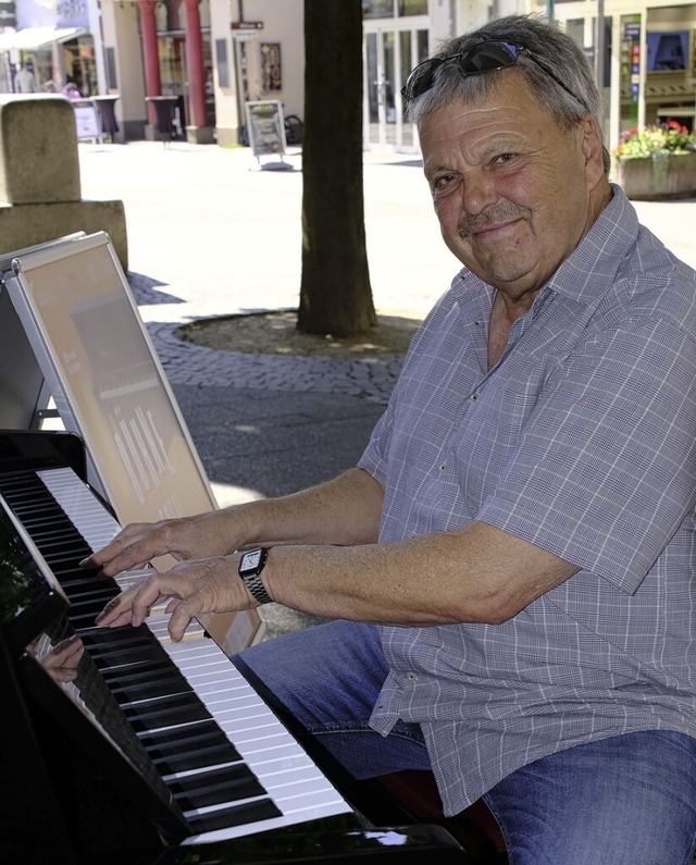 Heinz Httig hat endlich wieder mehr Zeit fr die geliebte Musik.   | Foto: Hubert Rderer