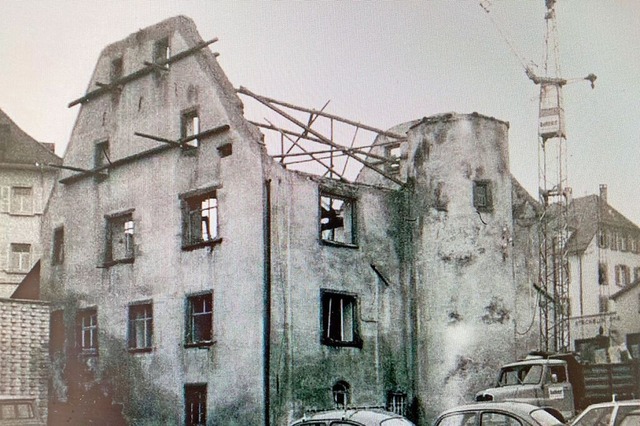 Das Alte Schloss war in einem sehr sch...chen 1974 und 1978 wurde es renoviert.  | Foto: Stadtarchiv Wehr 