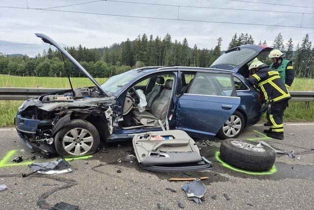 Vier Verletzte und lange Sperrung nach Unfall auf der B317 bei Titisee