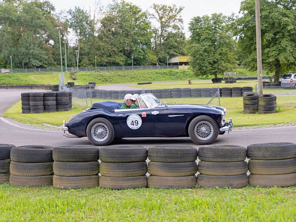 Die Tour am Freitag fhrte gleich zu Beginn ber die Kartbahn bei Teningen.