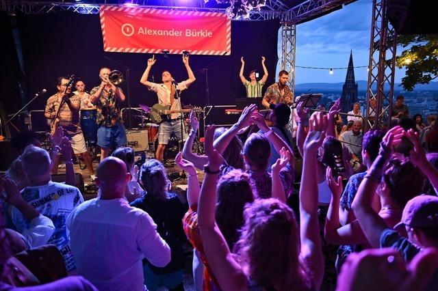 Am Freitag abgeblasen, am Samstag ein voller Erfolg: Das Schlossbergfest in Freiburg hat begonnen