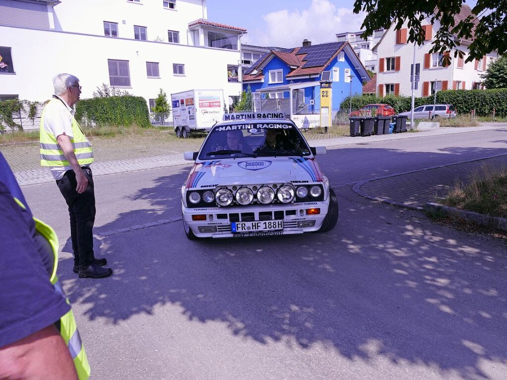 Hier kommt die Startnummer 15 - eine italienische Rallye-Legende - der Lancia Delta HF Integrale von 1988.