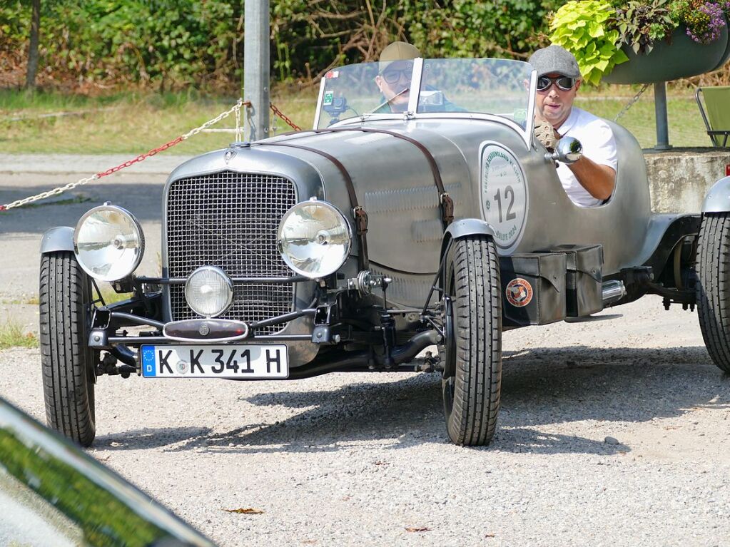 Der lteste Oldtimer der Schauinslandklassik ist 91 Jahre alt und von 1933 - ein Plymouth PD-Special - ein Einzelstck - sechs Zylinder, Flathead Reihe mit 85 PS und drei Gngen.