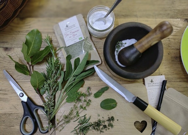 Am Dienstag, 27. August, wird auf dem ...an Krutersalz selbst herstellen kann.  | Foto: Andrea Krayl