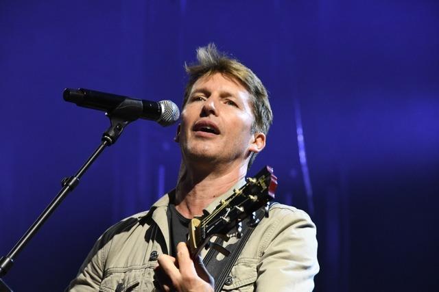 James Blunt und Birdy begeistern auf dem Stimmen-Festival auf dem Vitra-Campus in Weil am Rhein