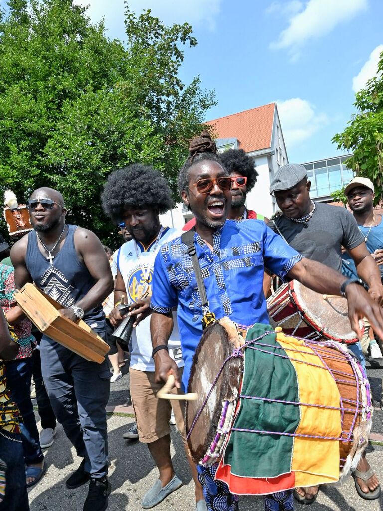 Raphael Kofi, Mitorganisator des Festivals, hatte bei der Straenparade seinen Spa.