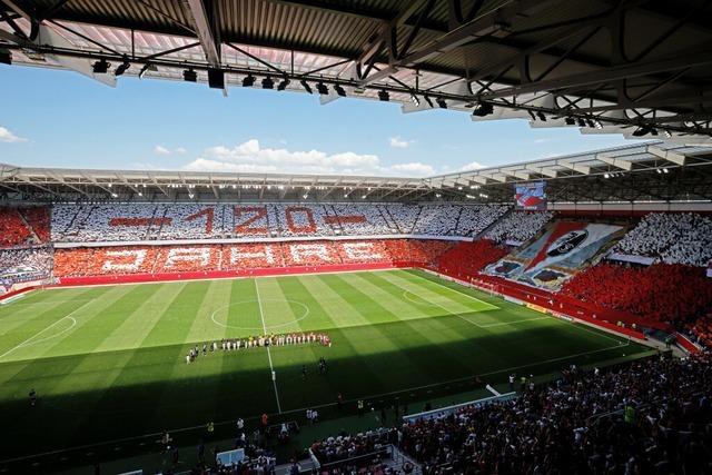 SC-Freiburg-Trainer Julian Schuster will im Stadion nher an den Fans sitzen