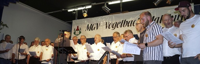 Aus dem anvisierten 100-Mann-Chor wurd...nnergesangvereins Vogelbach-Malsburg. | Foto: Silke Hartenstein Aus dem anvisierten 100-Mann-Chor wurd...nnergesangvereins Vogelbach-Malsburg. | Foto: Silke Hartenstein