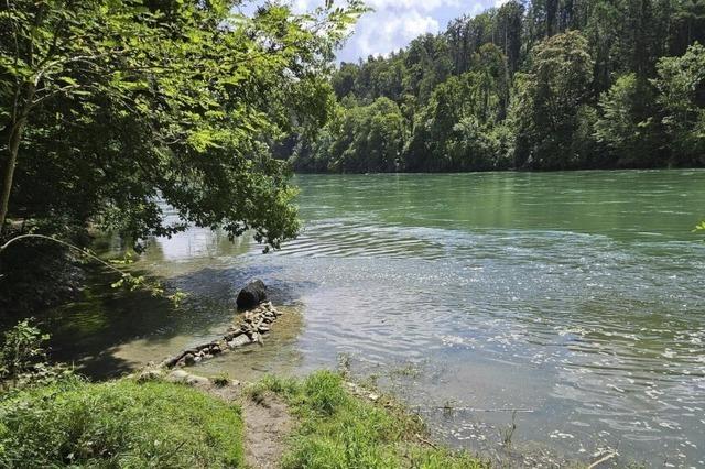 Eine Frau und ein Mdchen werden im Rhein vermisst