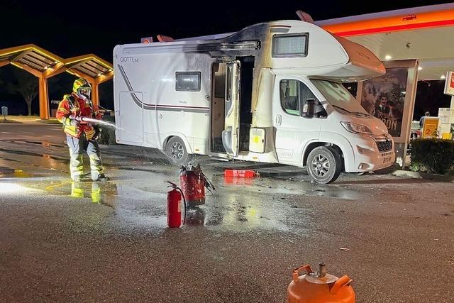 Verkehrsunfall und Wohnmobilbrand – der Sonntag war fr die Herbolzheimer Wehr einsatzreich