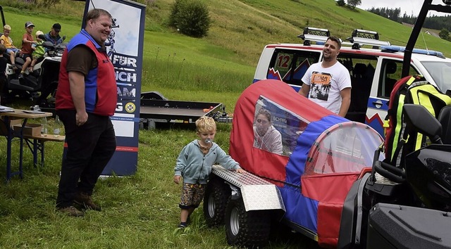 Auch die Kleinsten waren interessiert:...das &#8222;All Terrain Vehikel&#8220;.  | Foto: Ulrike Jger