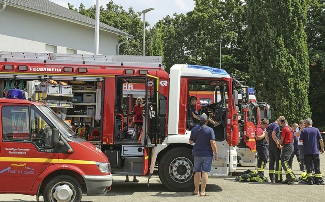 Der  Fuhrpark der Feuerwehr konnte besichtigt werden.  | Foto: Sandra Decoux