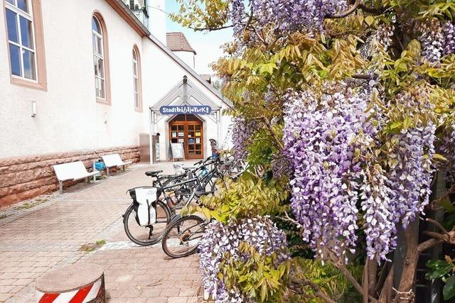 Weiler Stadtbibliothek feiert 30-jhriges Bestehen - und die fnfmillionste Ausleihe