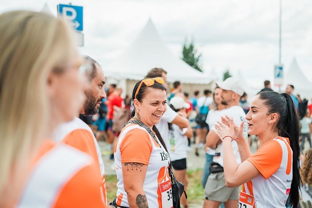 Rund um das Event ist Zeit, sich ber ...einschaftliche Erlebnis auszutauschen.  | Foto: Johannes Meger