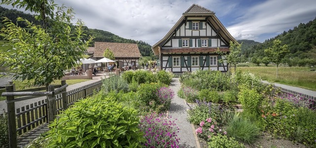 Bauerngarten beim Ortenauhaus des Schw...wie diese wecken neue Besucherneugier.  | Foto: Hans-Jrg Haas