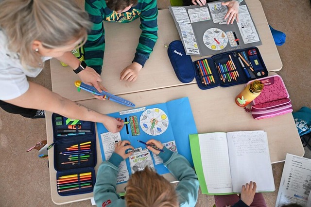 Die Ganztagesbetreuung fr Grundschulk...fr einige Ausbauplne das Geld nicht.  | Foto: Bernd Weibrod (dpa)